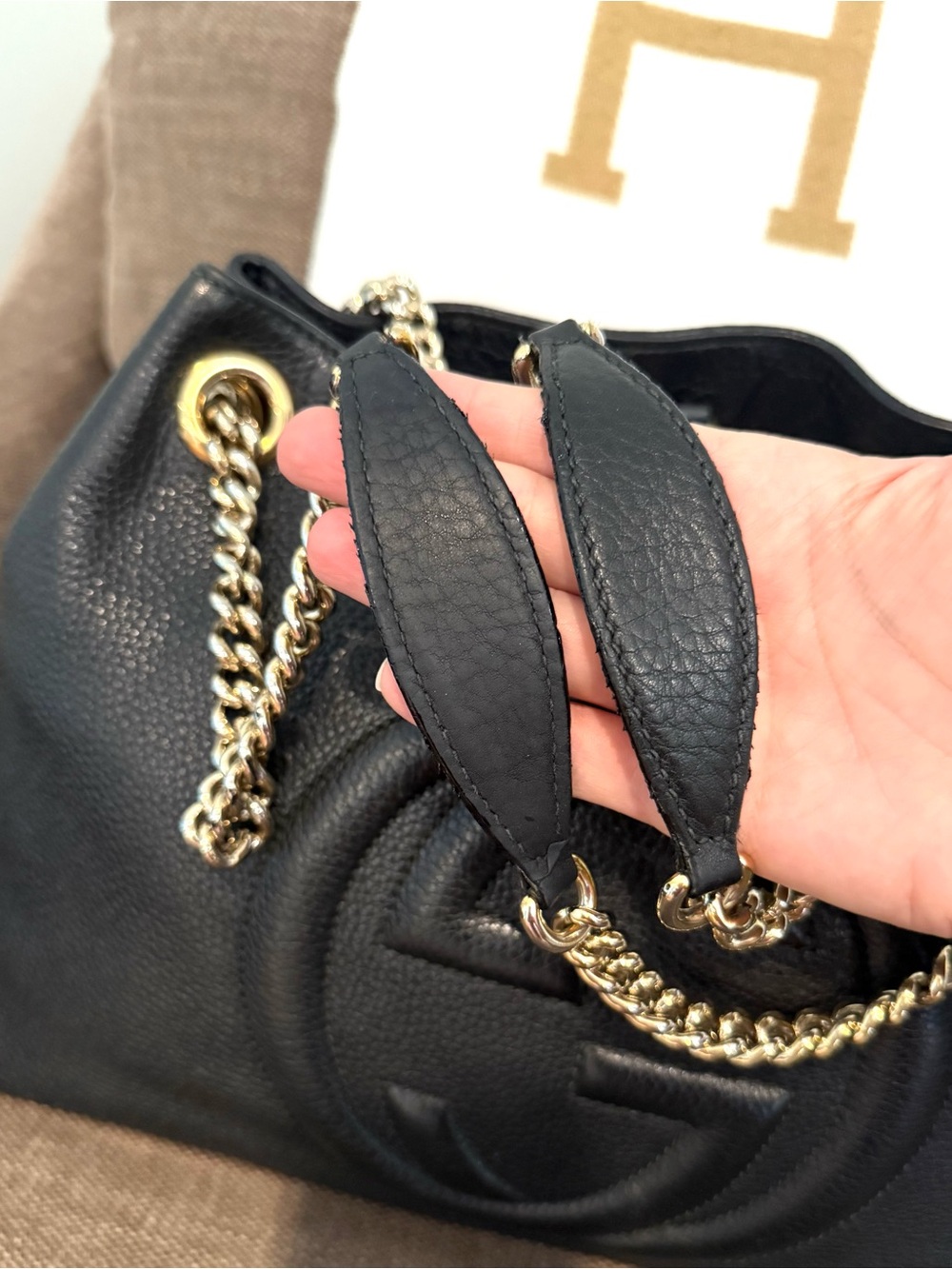 Authentic Gucci Soho shoulder bag black leather gold chain straps medium w box - Picture 7 of 16